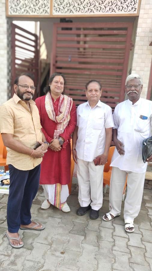 Ira Homestay Mathura - Divine Spiritual Stay Exterior foto