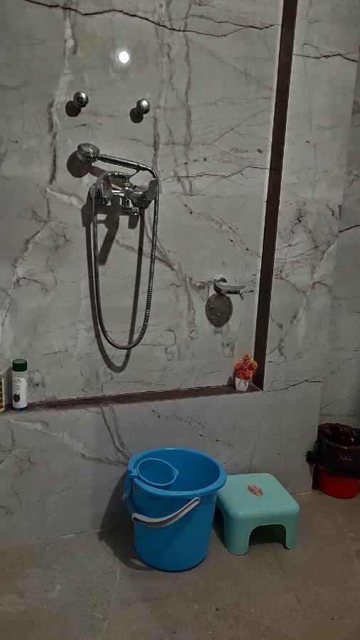 Ira Homestay Mathura - Divine Spiritual Stay Exterior foto
