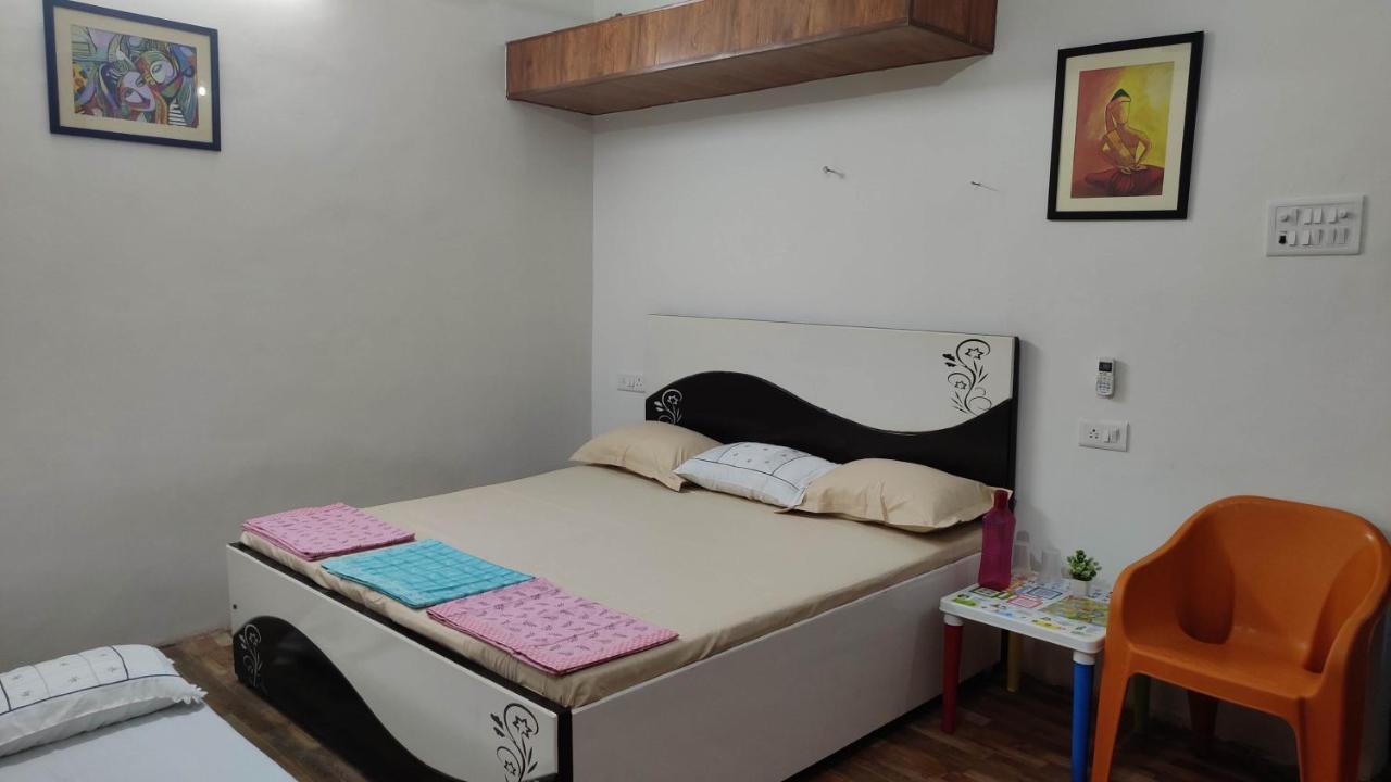 Ira Homestay Mathura - Divine Spiritual Stay Exterior foto