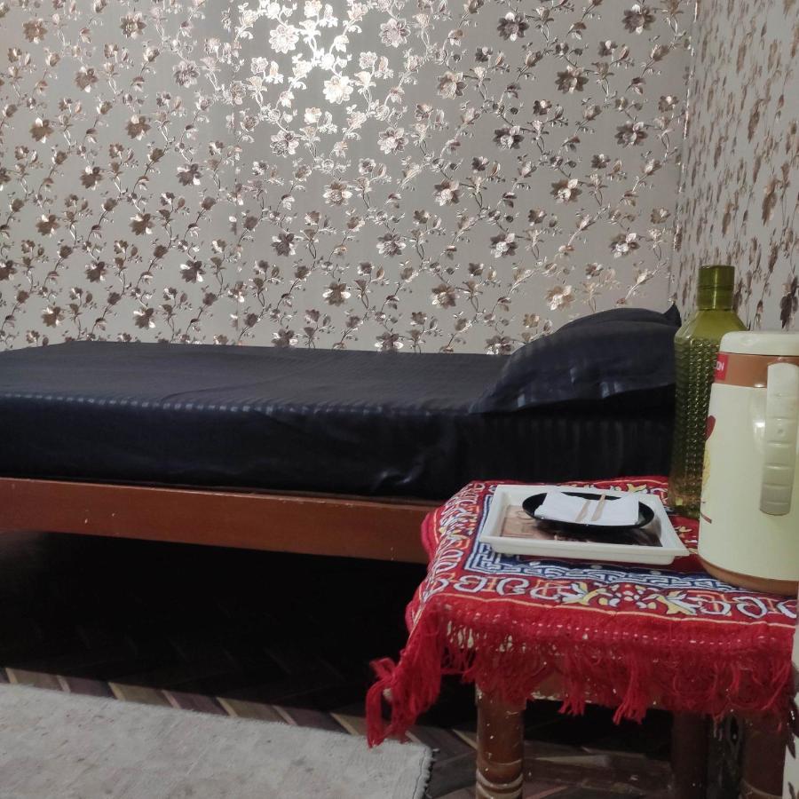 Ira Homestay Mathura - Divine Spiritual Stay Exterior foto