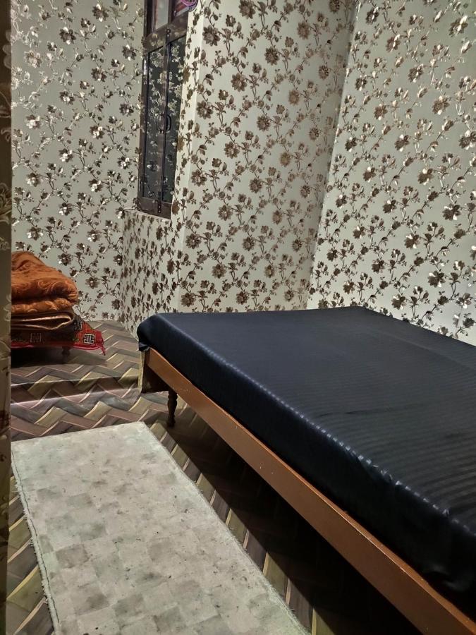 Ira Homestay Mathura - Divine Spiritual Stay Exterior foto