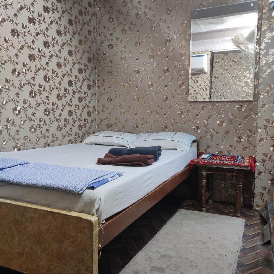 Ira Homestay Mathura - Divine Spiritual Stay Exterior foto